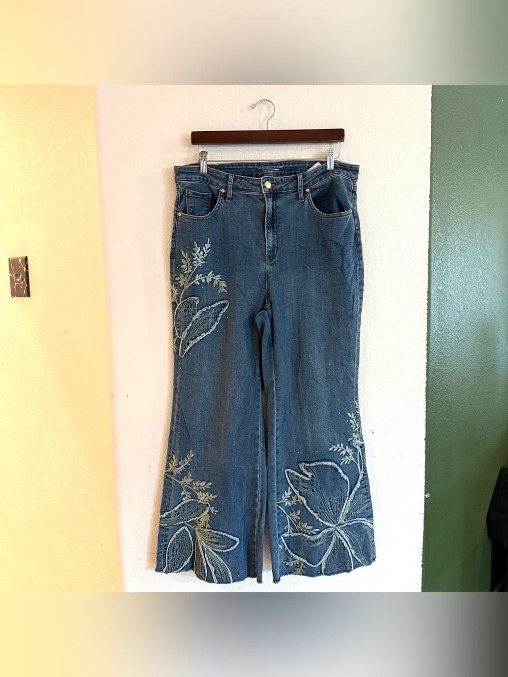 Chicos Womens Jeans Denim High Rise Flare Embroidered Cut Hem Size 16